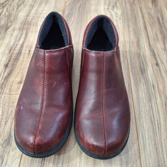 Crocs Brown leather Professional Clogs Women size 8 - Picture 1 of 9